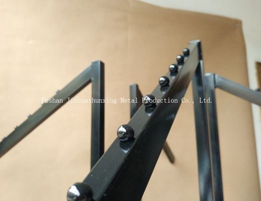 Logo Disesuaikan Lebar 600mm Tinggi 1720mm Rak Penyelenggara Pakaian