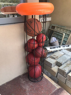 Floor Standing H1020mm W270mm Garasi Penyimpanan Bola Olahraga, Rak Penyimpanan Basket Vertikal