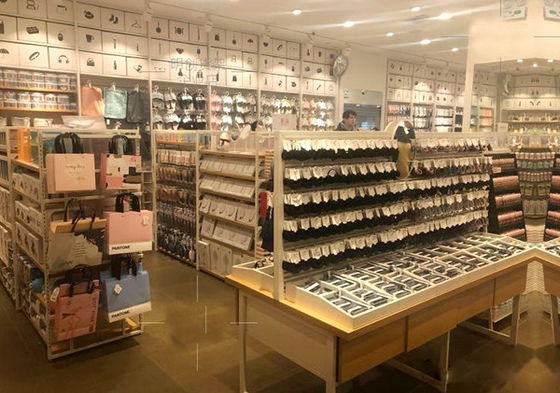 Persetujuan TUV Rak Besi Dan Kayu HongChuang Untuk Butik, Rak Display Logam