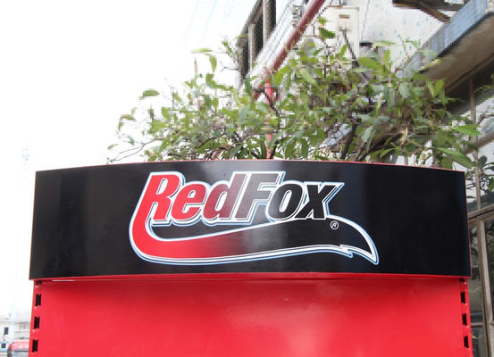 Merah Terang TUV Menyetujui Alat Rak Papan Pasak, Rak Display Pasak Untuk Toko Eceran