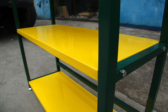 Rak Display Pelumas Sertifikat Warna Kuning TUV Empat Tingkatan